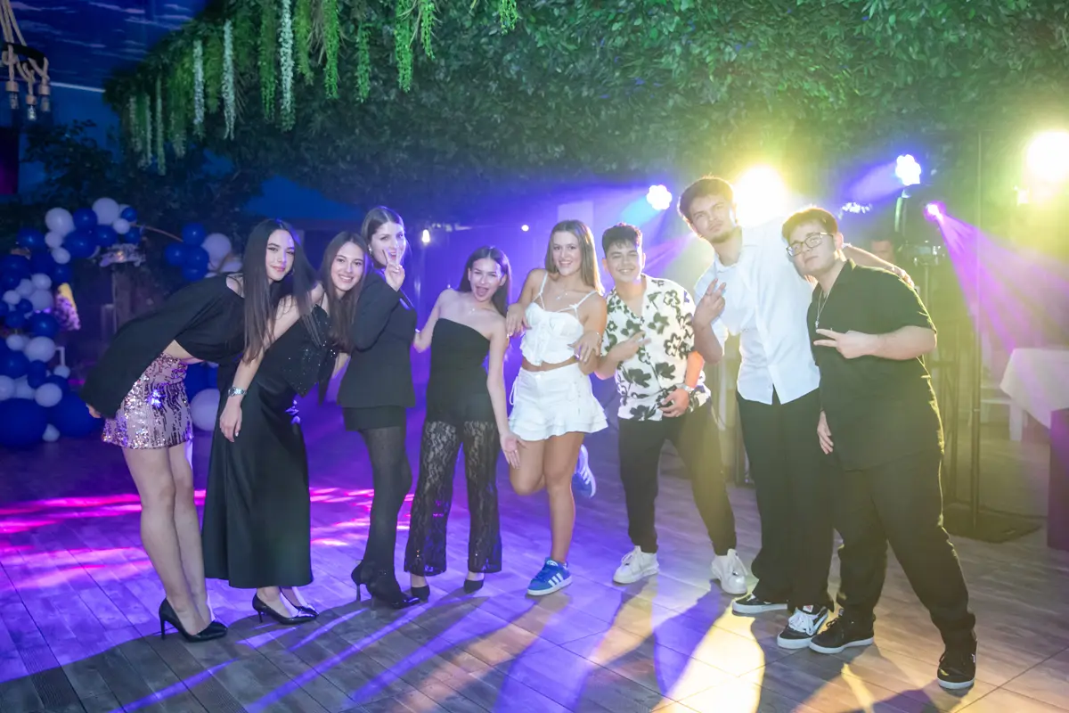 Lumina dificilă din cluburi/săli fotograf majorat Brașov - foto Găvenea