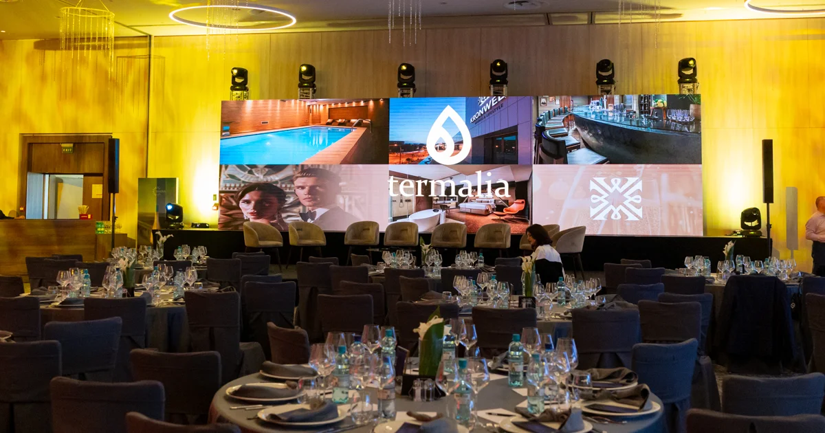 fotograf gală de premiere Brașov - sala pregătită la Kronwell Hotel